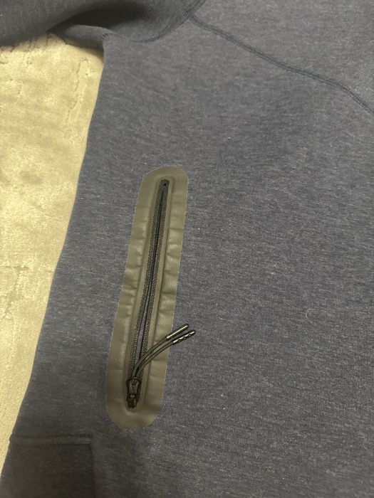 Navy nike tech fleece