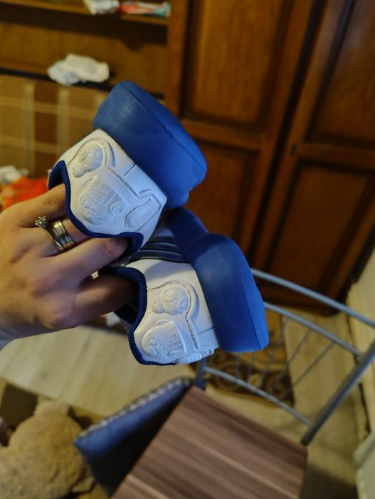 Adidași albi adidas 25