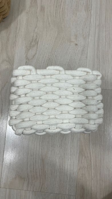 Вязаная корзинка для мелочей