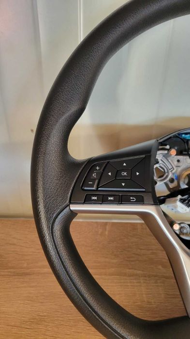 Продавам уникален мулти волан за Nissan Qashqai Micra K14 2018 - 2023