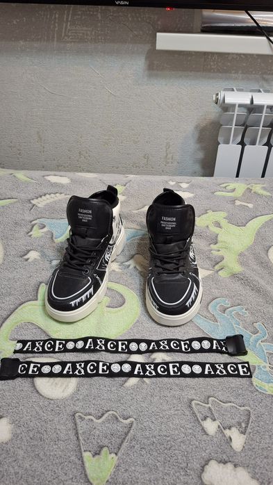 Кроссовки новые.
