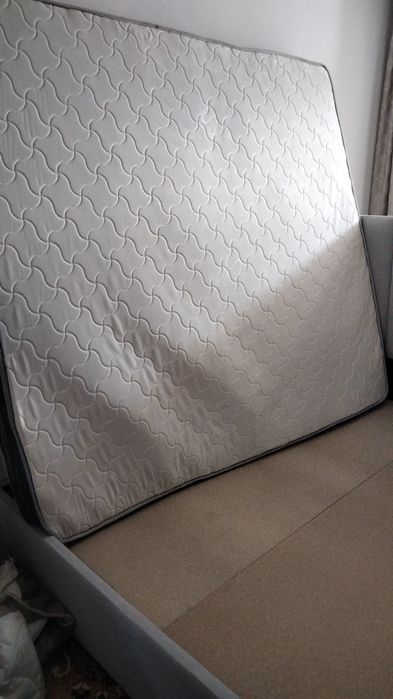 Продам кровать с матрасом