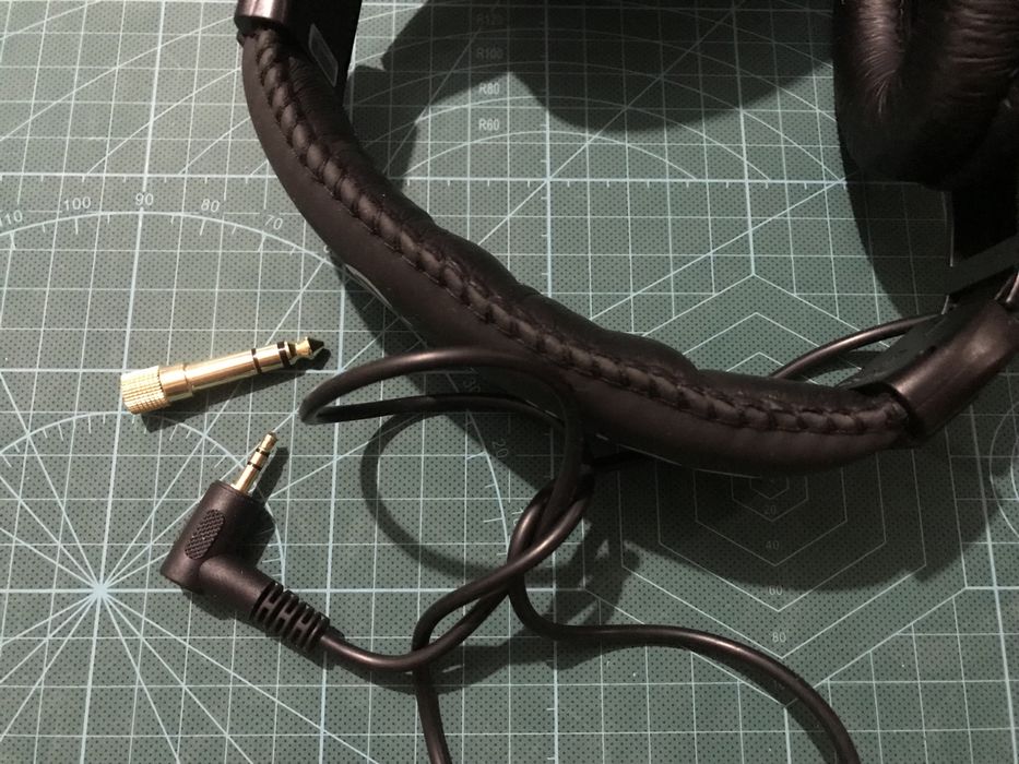 Мониторные наушники Behringer