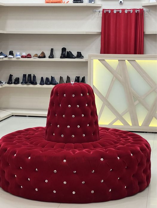 Canapea chesterfield