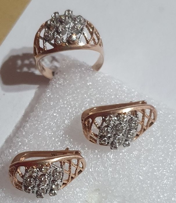 Комплект    золотой.