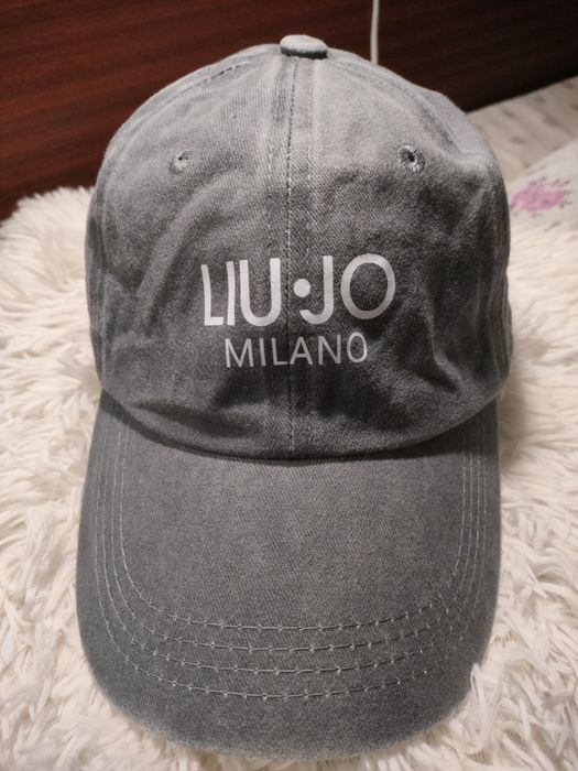 Шапки Liu Jo - чисто нови
Налични в тези цветове.
Брой: 10 лв