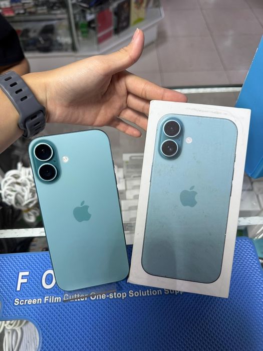 Продам Айфон 16,128гб