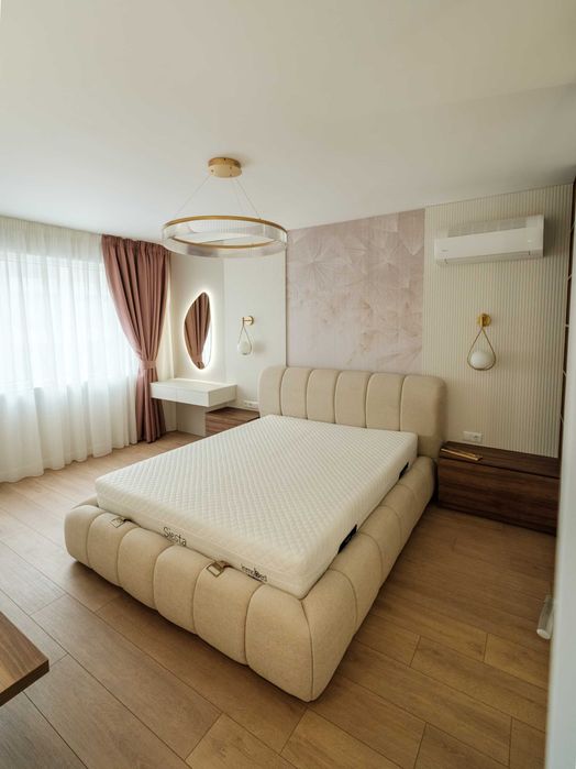 Продава се обзаведен тристаен апартамент