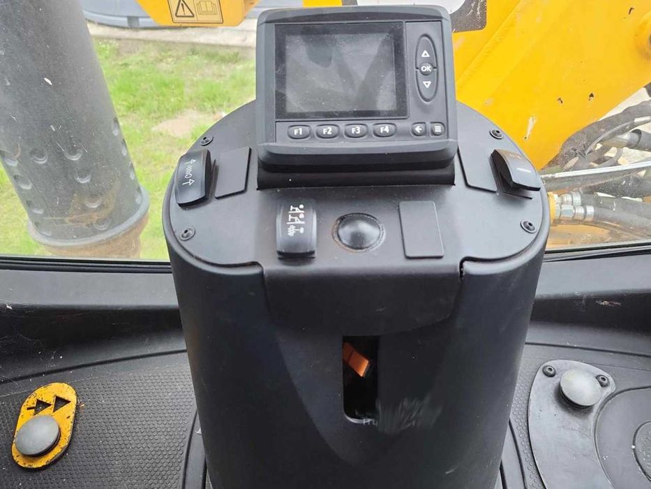 Буровое оборудование JCB 4CX Piling Master