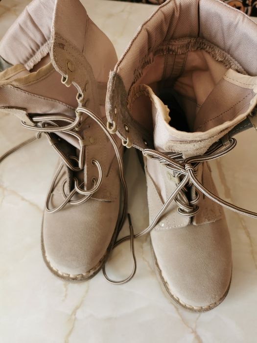 Vând bocanci militari vara