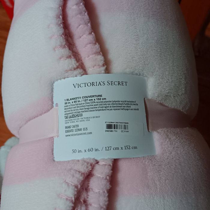 Vând pătură Victoria's Secret