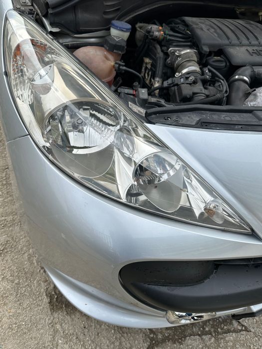 Професионално почистване и възстановяване на фарове с течен полимер