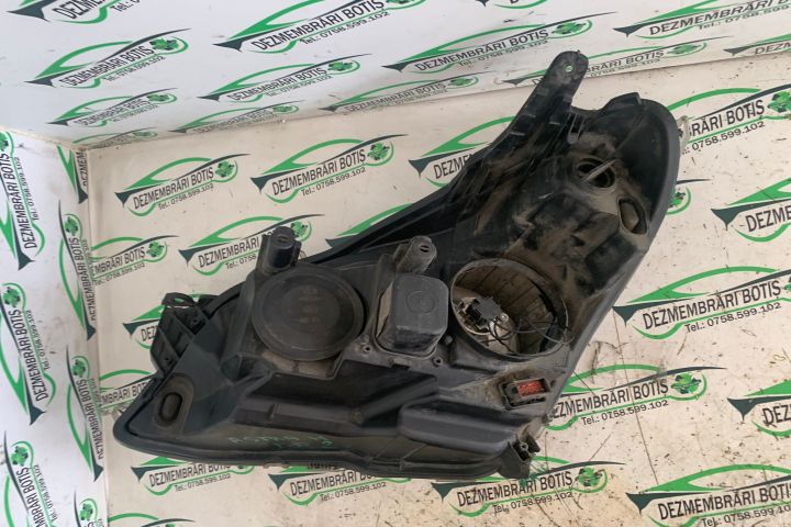 Far dreapta Opel Astra H