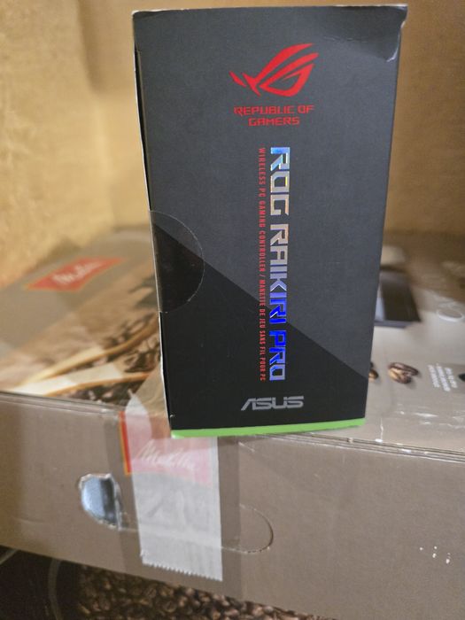 КАТО НОВ!!! ASUS ROG Raikiri Pro (90GC00W0-BGP000) OLED дисплей, трирежимна свързаност
