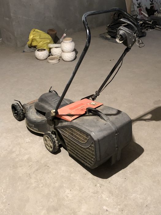 Газонокасилка сотилади