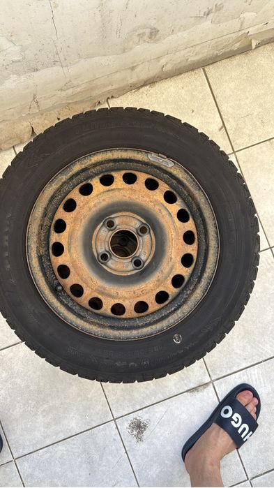 Продам 4 шины на дисках 14