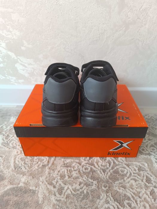 Кроссовки для мальчика новые