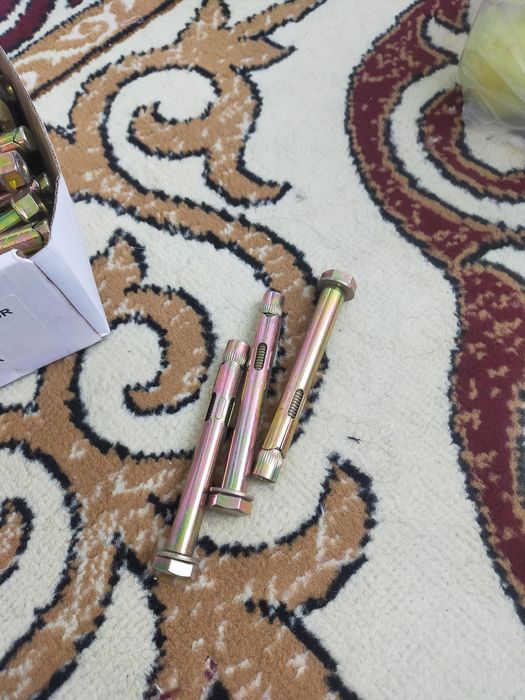 Анкер строительный