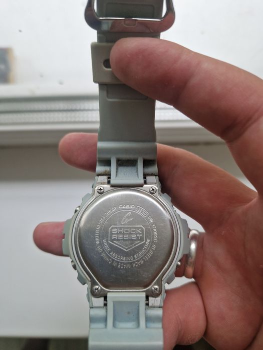 Продам часы Casio G-Shock DW6900 SG-2adr