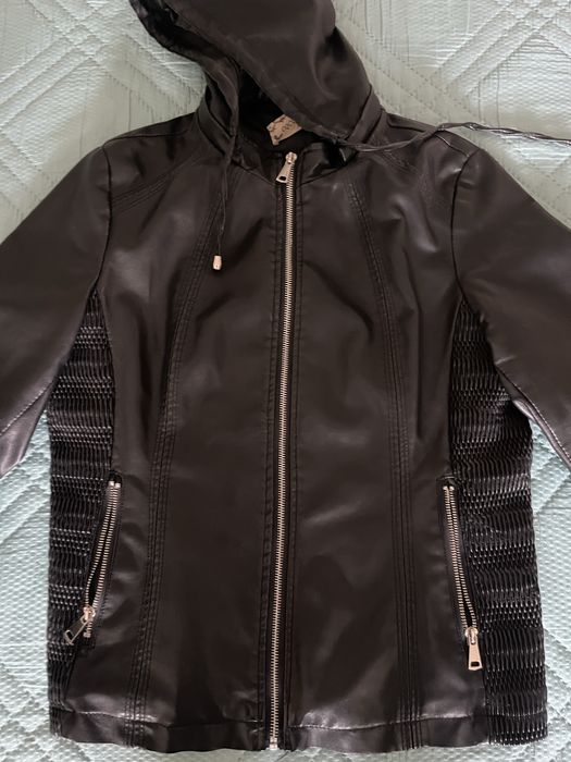 Кожено яке с качулка