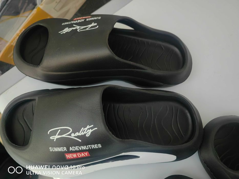 Тапочки черные резиновые