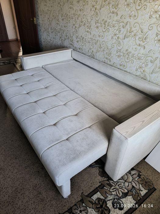 Продам диван в хорошем состоянии.