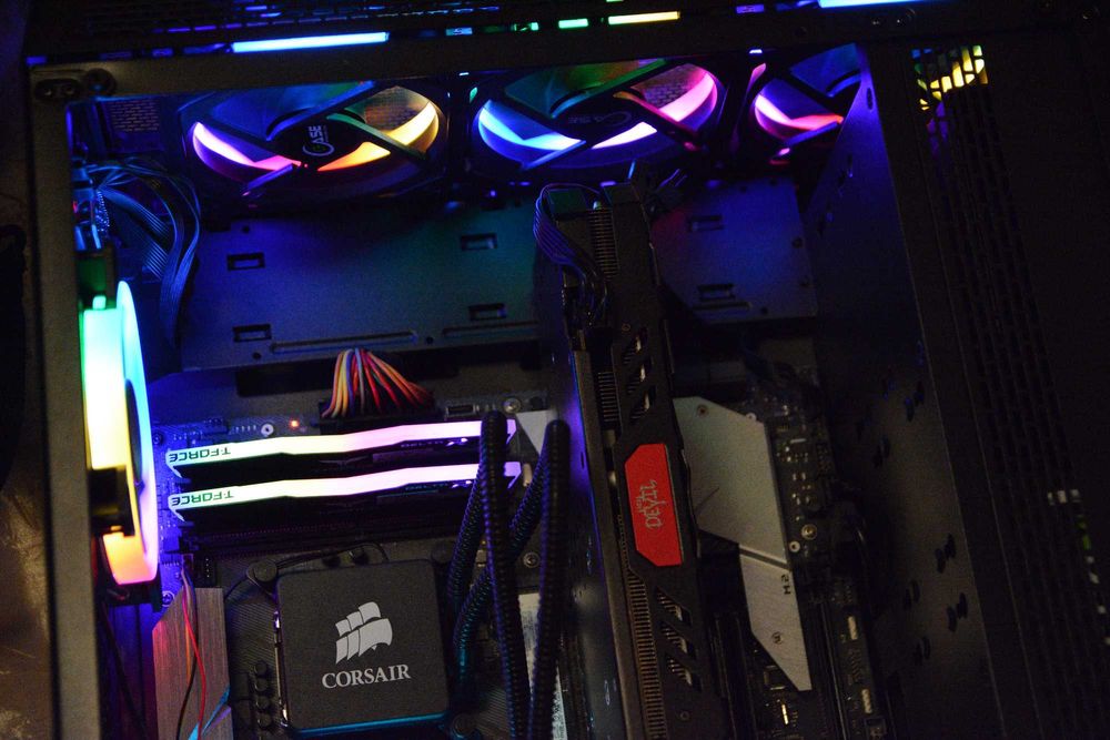 Комплект : ASUS ROG Strix Z370-E Gaming + intel i7 8700k