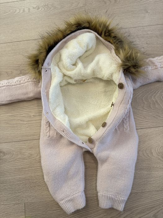 Бебешки плетен гащеризо 6-9м