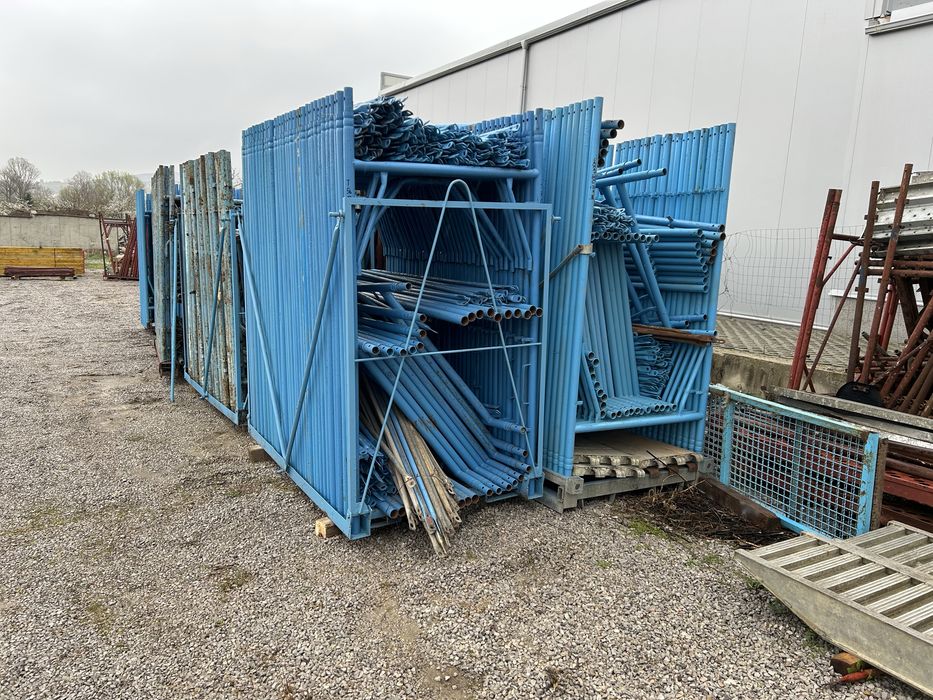 Фасадно скеле италианско рециклирано като ново