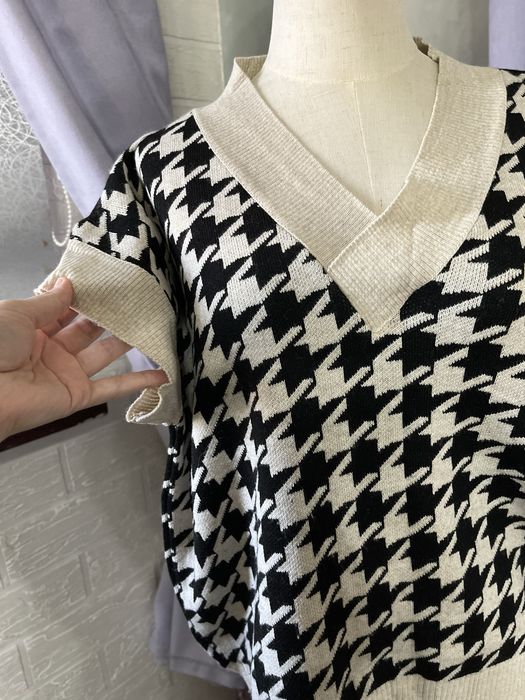 Жилет белый черный