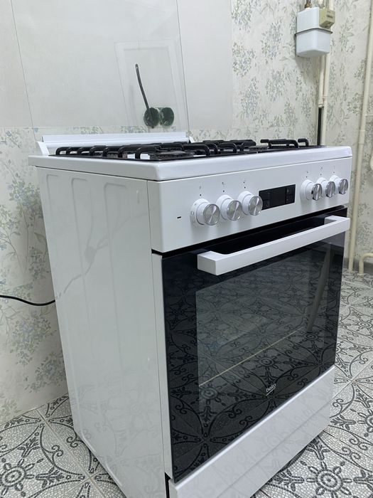 Продам газовую плиту