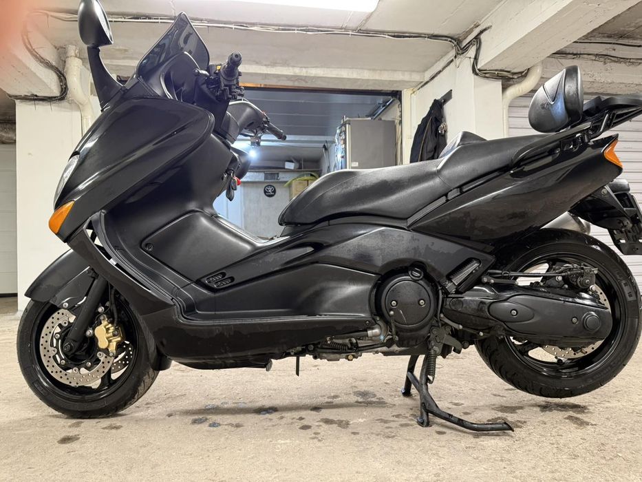 Yamaha T max -2006год.Продавам. Закупен от Yamaha в България.