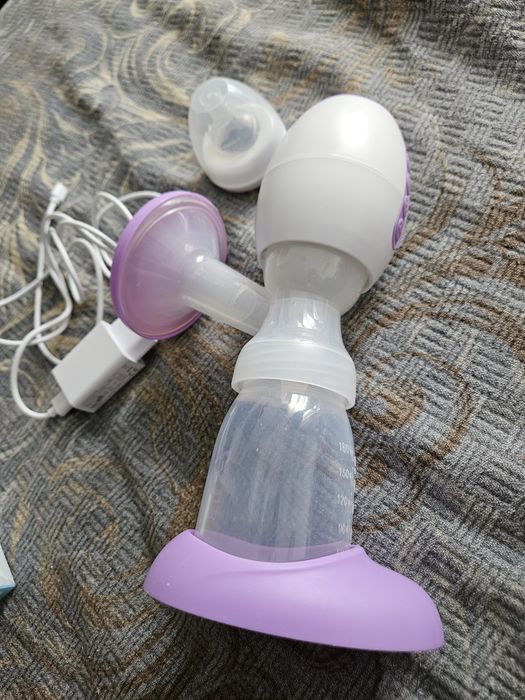 Pompa de san Easycare + pungi depozitare lapte