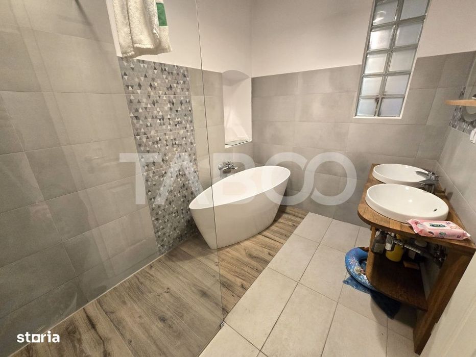 Apartament decomandat de vanzare cu pivnita in Centrul Istoric Sibiu