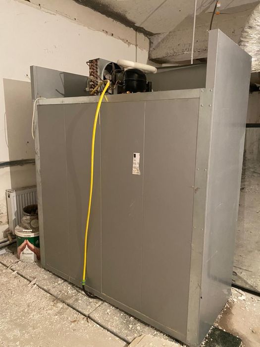 Холодильная витрина Carboma