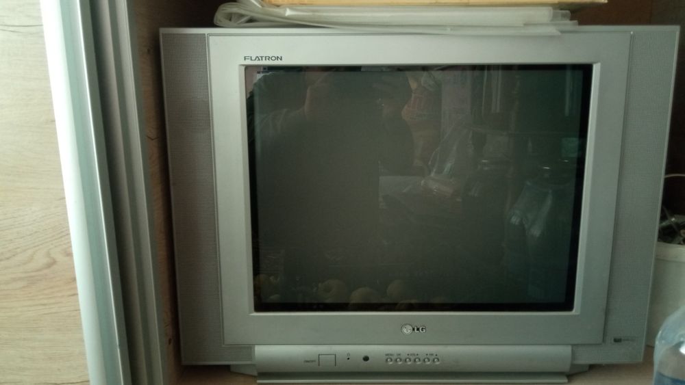 LG televezor sotiladi