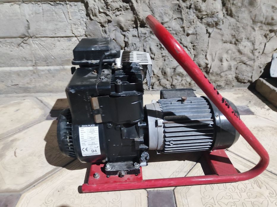 Генератор бензиновый ,мощность 1300W