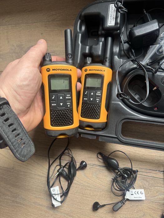 Motorola tlkr walkie talkie