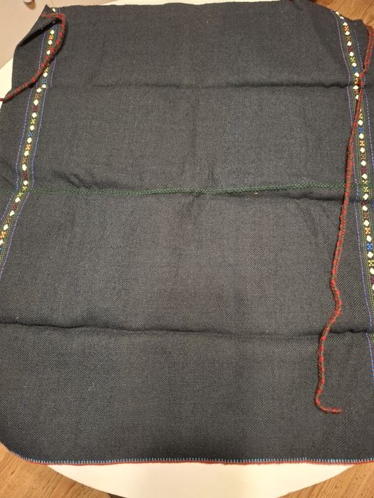 Автентични дрехи и кърпи,ръчно изработени