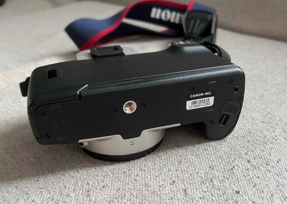 Body Canon EOS 300 (Rebel 2000) pe film 35mm