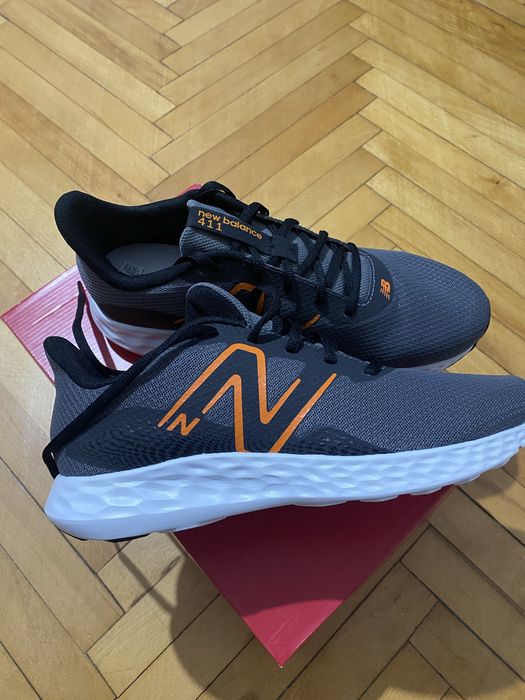 New balance noi marimea 42,5