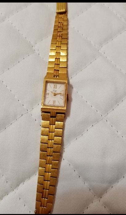 Дамски руски часовник "Луч"