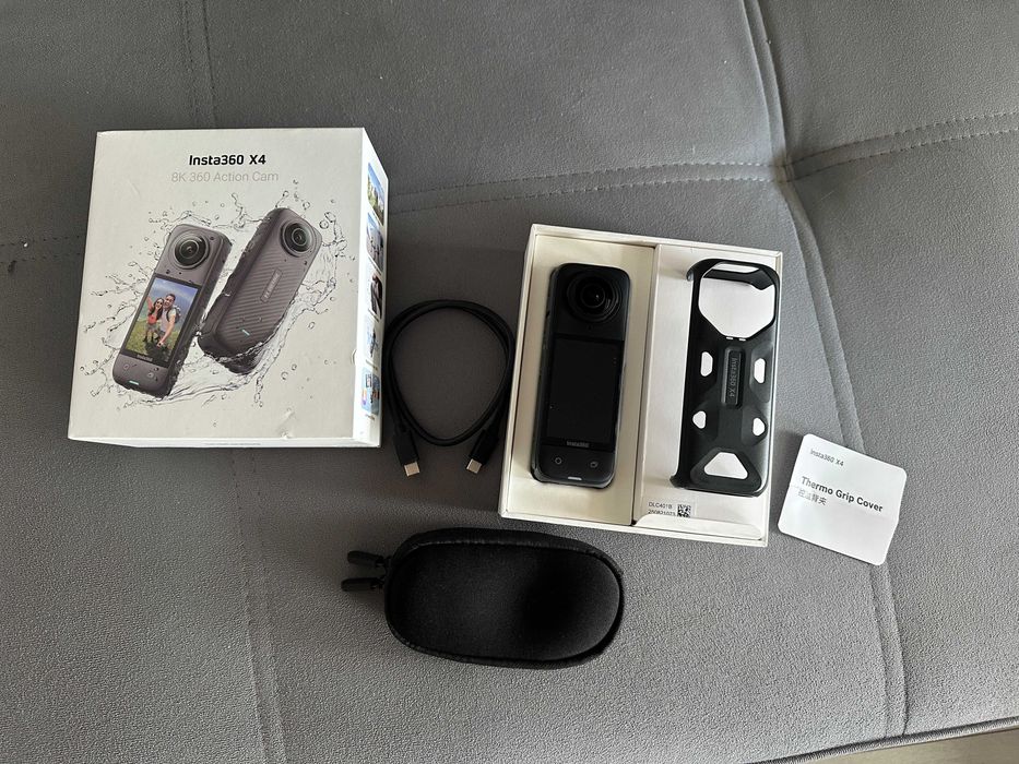 Camera Insta 360 X4