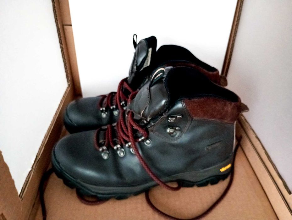 Туристически обувки Karrimor Vibram , непромокаеми, естествена кожа