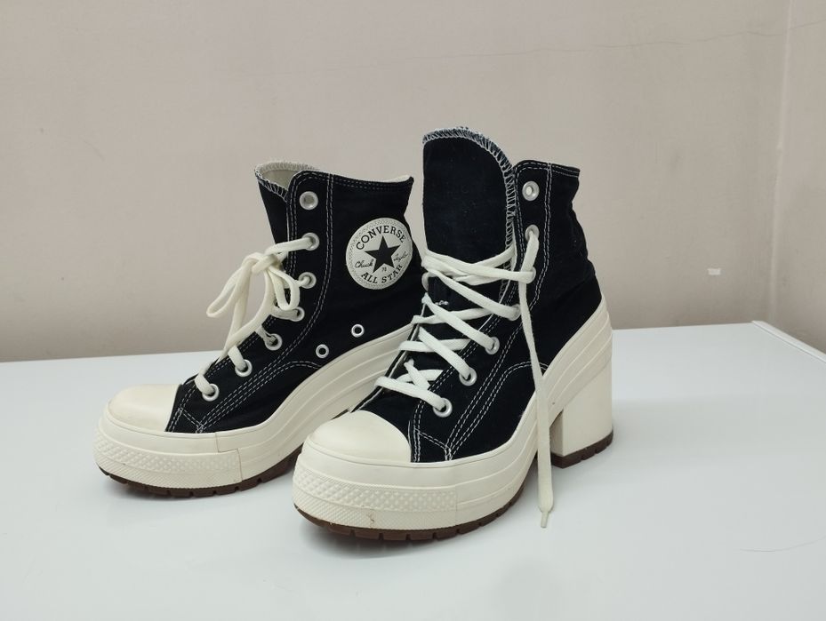 Продам конверсы 20000тг