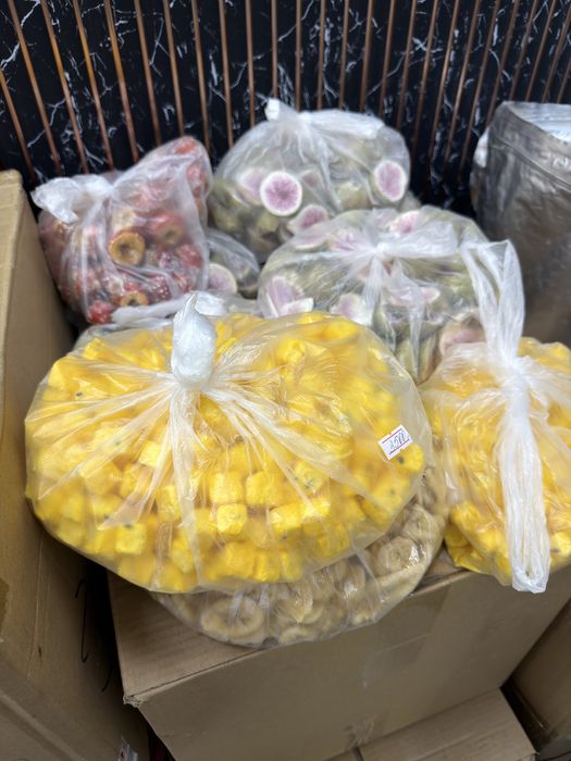 Продам оптом скблимированые фрукты и мороженое