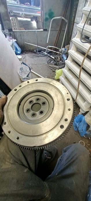 Продам маховик и катализатор