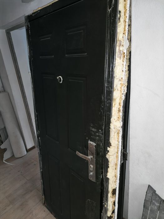 Vand ferestre termopan si uși metalice