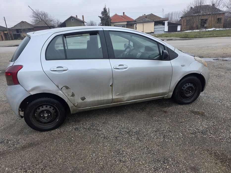 Toyota Yaris 1.3 на части