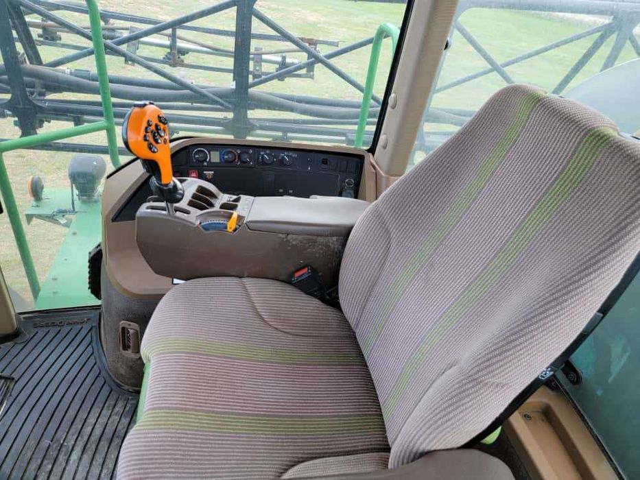 Опрыскиватель самоходый John Deere 4830